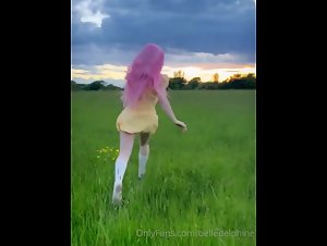 Belle Delphine Naked Running Outdoor Video Leaked - OnlyFans
