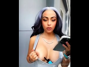 Malu Trevejo Nude Nipple Flash Onlyfans Video Leaked