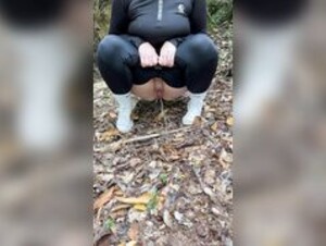 Sophie Mai / Smiffys Naked Pissing Onlyfans