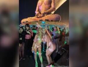 STPeach Festival bubble butt