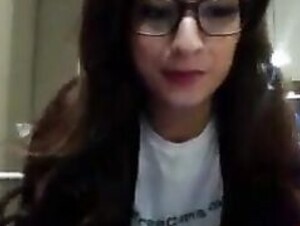 Lucyslounge cums in a diner