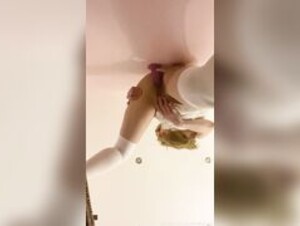 SushiBunniii - Mounted Dildo