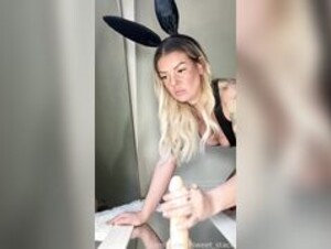 Sunnysnow masturbation