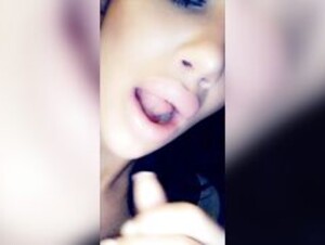 Chloe khan lips