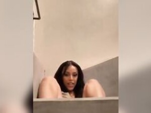 Doja Cat morning stretch