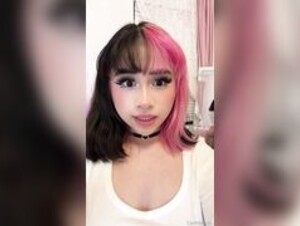 CashBxnny Tit Tease