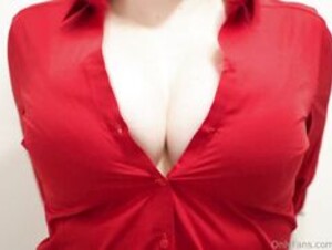 Dani Doreen button popping 1