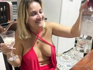 a loira praiana OnlyFans Depois de tomar todas na madrugada com a loira ????‍♀️