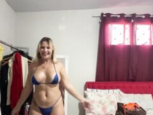 a loira praiana OnlyFans Biquínis pequenos beijos da ????‍♀️