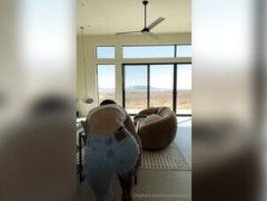 Natalie Roush cute jeans