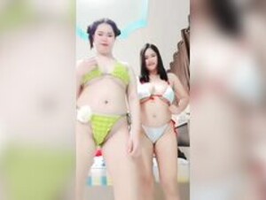 Two babes too hot