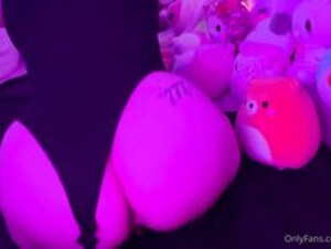 petgothgf pussy tease