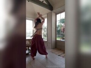 Belle Sexy Dance Leak 4