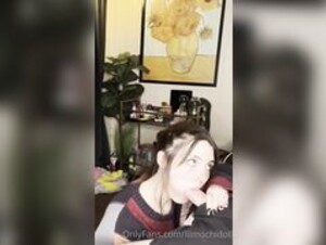 lilmochidoll casual blowjob 02