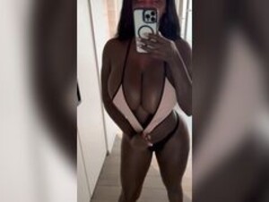 Ellietheempress-ellie personal video sexy pose at morning
