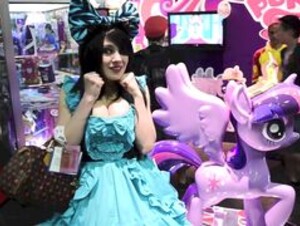 Minxy - FUN at Comic-Con