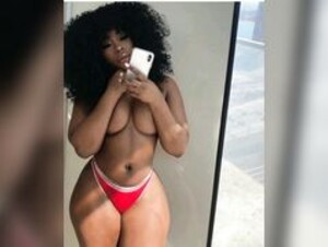 Famousgirlxo nude compilation