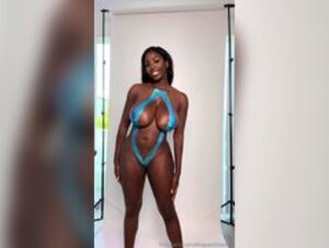 Ellietheempress Naked Pussy And Tits Body Painting Fansly Onlyfans Leak