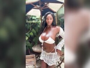 Ellietheempress A Little Striptease 2024