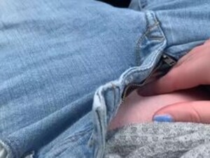 Daisea caresses pussy in traffic jam