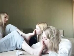 PlayWithAnny Foot worship