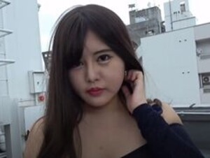 19 years old h cup big breasts beautiful woman