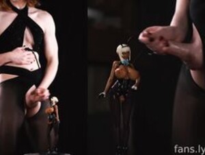 Shiri Allwood Cumming on figurine 1