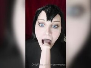 Brynn woods mavis cosplay sucking dildo solo