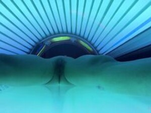 Bryce Adams - Squirting in the Tanning Booth