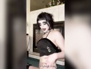 6ar6ie6 shaking ass