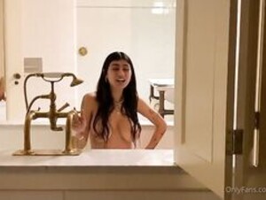 Mia Khalifa - OnlyFans - Bathtub Tease
