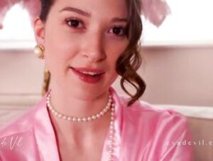 Eva de Vil - Panty Shopping