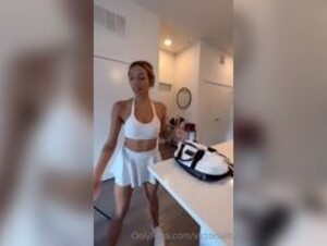 Victoria Lit Nude Massage Blowjob