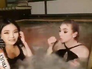 Justaminx diving showing ass