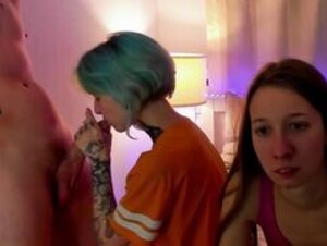 space_mouse camgirl and Friends blowjob swap 2