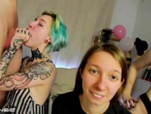 space_mouse camgirl and Friends blowjob swap