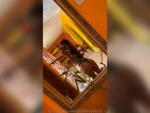 Sofiavaleria_c - Mirror Teasing (No Nude)