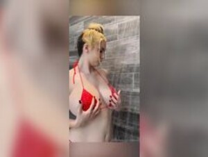 Yellz00 non-nude in showe