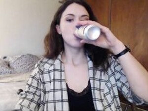 charlotte1996's webcam show from October-25-2023 02-33-34