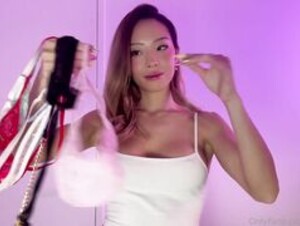 naomieast panty try-on