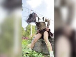 Ruanruanjiang99 pee in public