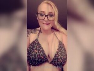 Kimmi Jiggling Boobs