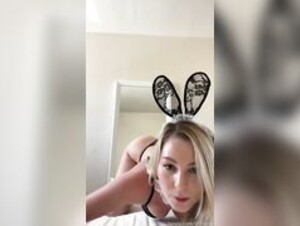 StPeach bunny maid tease