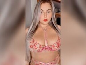 Fabiany Menezes White Chubby delicious