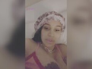 Cardi b ig live nipslip