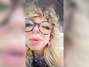 FinnIsFine (4) Glasses Blowjob