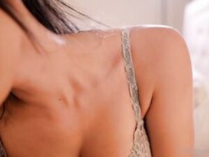 Puffin ASMR - 13 April 2024 - Kisses and Closeup Boobs
