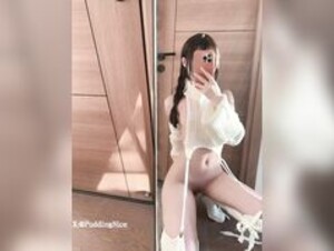 PuddingNice with white outfit (1)