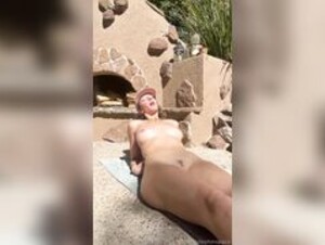 Stephinspace Sunbathing