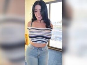 minitinah-Striptease + Blowjob in hotel room